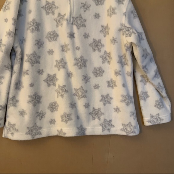 FLEECE SNOW FLAKES, PULLOVER. BUNDLE BONANZA - Picture 5 of 10